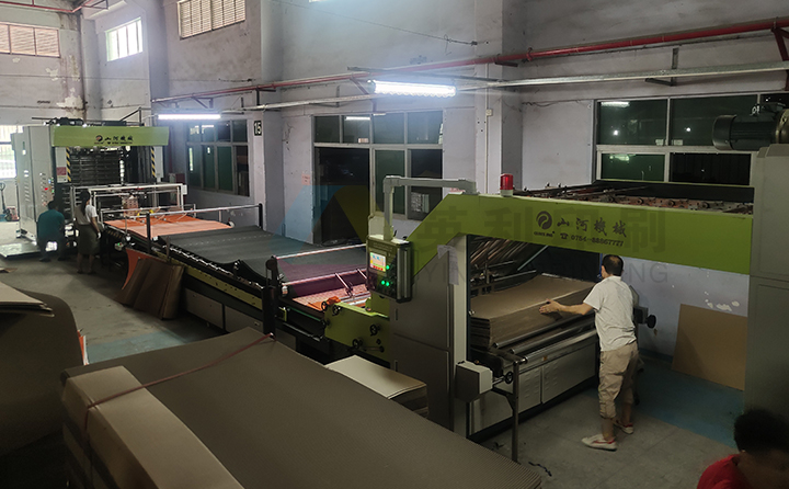 165全自動(dòng)高速一體化裱紙機(jī)